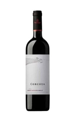 Corcova Cabernet Sauvignon-Merlot-Syrah 0.75L – vin roșu sec echilibrat, cu profil modern și accesibil Corcova Cabernet Sauvignon-Merlot-Syrah 0.75L vin roșu sec România, vin roșu cupaj Cabernet Sauvignon Merlot Syrah Corcova 0.75 L, vin roșu românesc intens și fructat, vin roșu românesc pentru friptură și grătar, vin roșu sec taninuri moi și arome de fructe de pădure, vin roșu românesc accesibil 0.75 L de masă