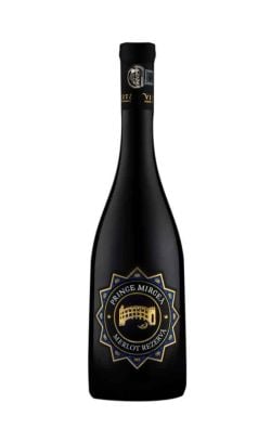 Prince Mircea Merlot 0.75 L – vin roșu sec rafinat din regiunea Stârmina, Oltenia Prince Mircea Merlot 0.75 L vin roșu sec România, vin roșu Prince Mircea Merlot 0.75L sticlă pe fundal alb, Merlot Prince Mircea 0.75 L Oltenia
