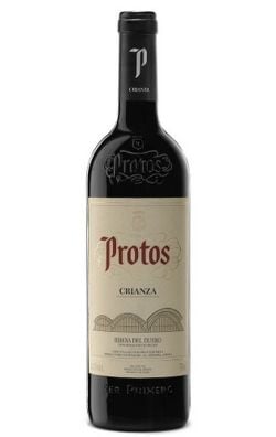 CRIANZA 0.75L – Vin spaniol cu perioada de învechire bine definită CRIANZA 0.75L vin roșu cu denumire „Crianza” pe etichetă, vin spaniol Crianza 0.75 L sticlă prezentată pe fundal alb, vin categoric Crianza 0.75L maturat