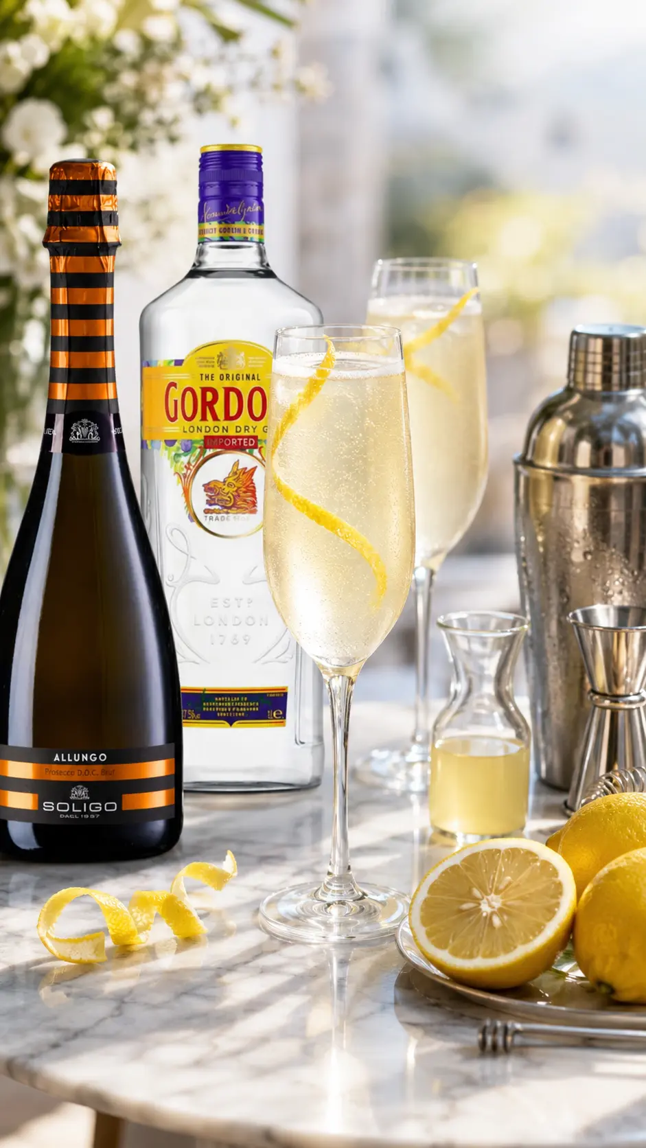 Rețeta clasică de French 75 cu gin și spumant